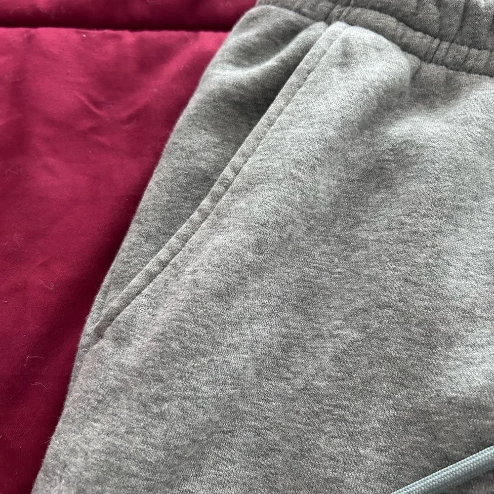 Men’s Jordan Fleece Joggers - Picture 4 of 10